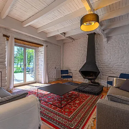 Holiday home La Calypso - Magnifique Longere Avec Piscine Noyalo
