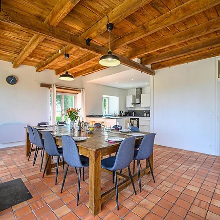 Holiday home La Calypso - Magnifique Longere Avec Piscine Noyalo